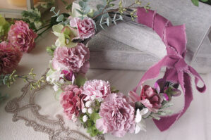 カーネーションのくすみピンクのリース